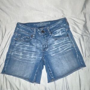 American Eagle Blue jean shorts, perfect for summer days!